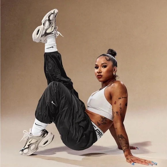 Nike 💅✨ Air Max Muse Y2K Runner White Metallic Silver Women’s Shoes FV1920-100 - Picture 9 of 13